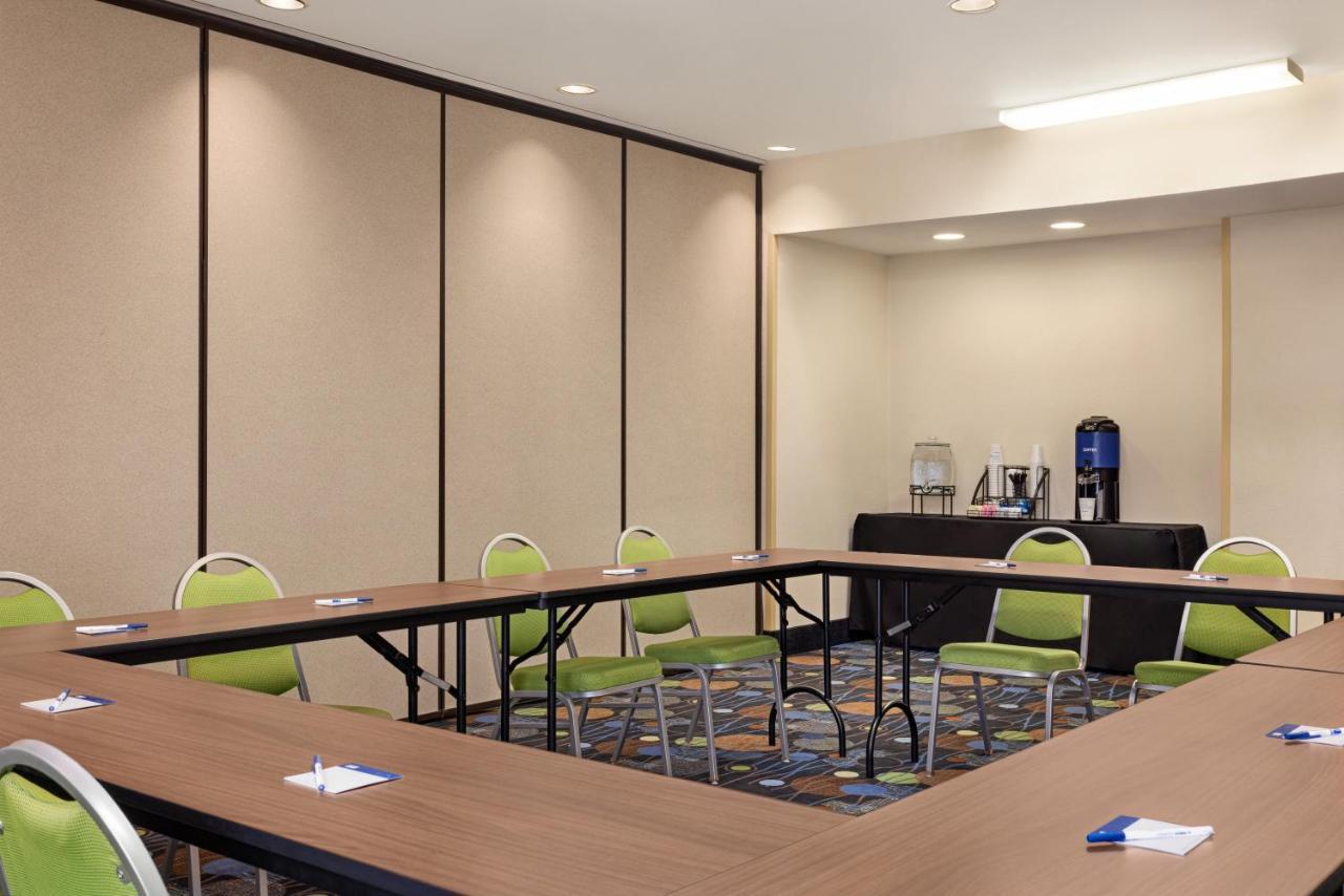 Holiday Inn Express Hotel & Suites Edmond By Ihg Εξωτερικό φωτογραφία