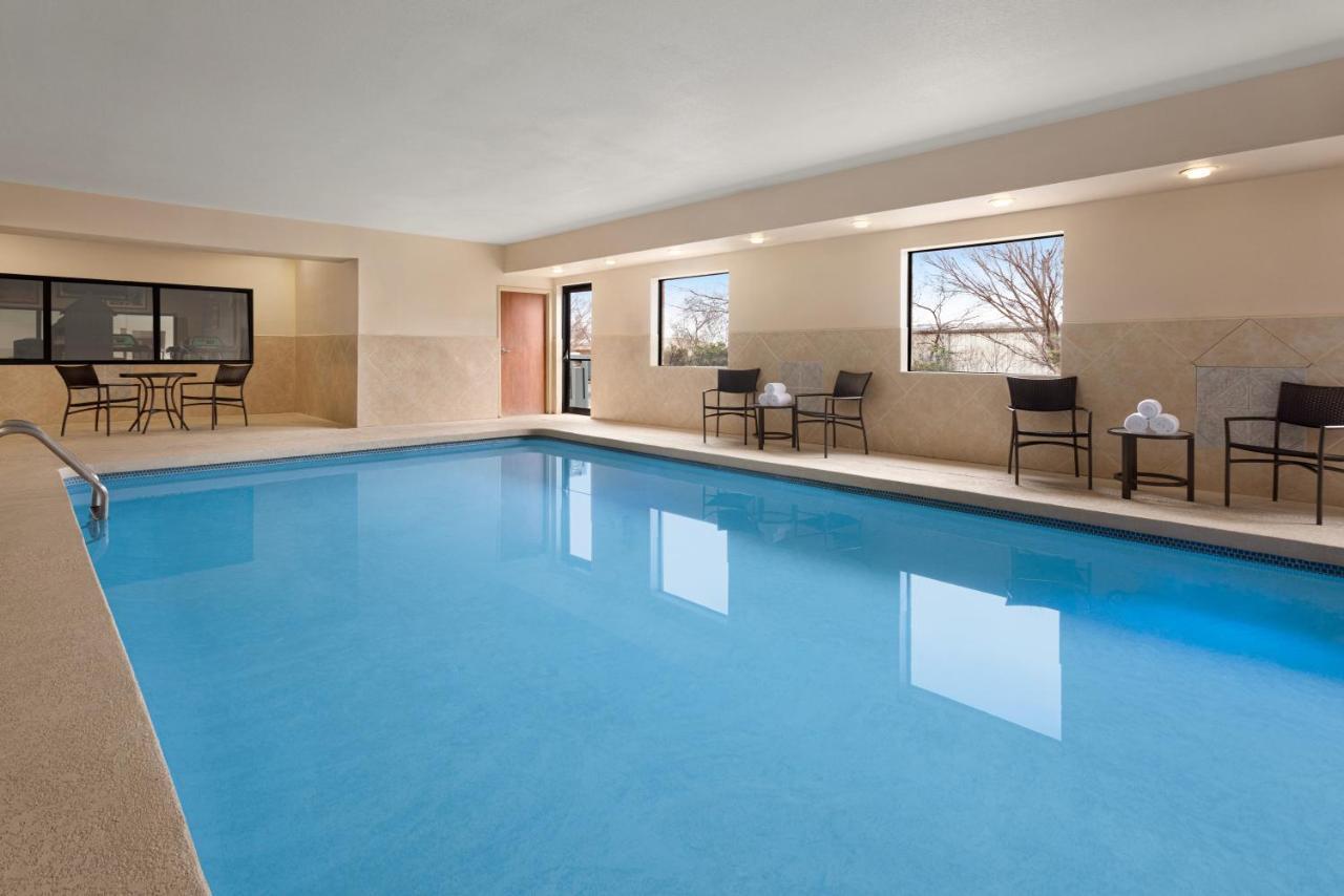 Holiday Inn Express Hotel & Suites Edmond By Ihg Εξωτερικό φωτογραφία