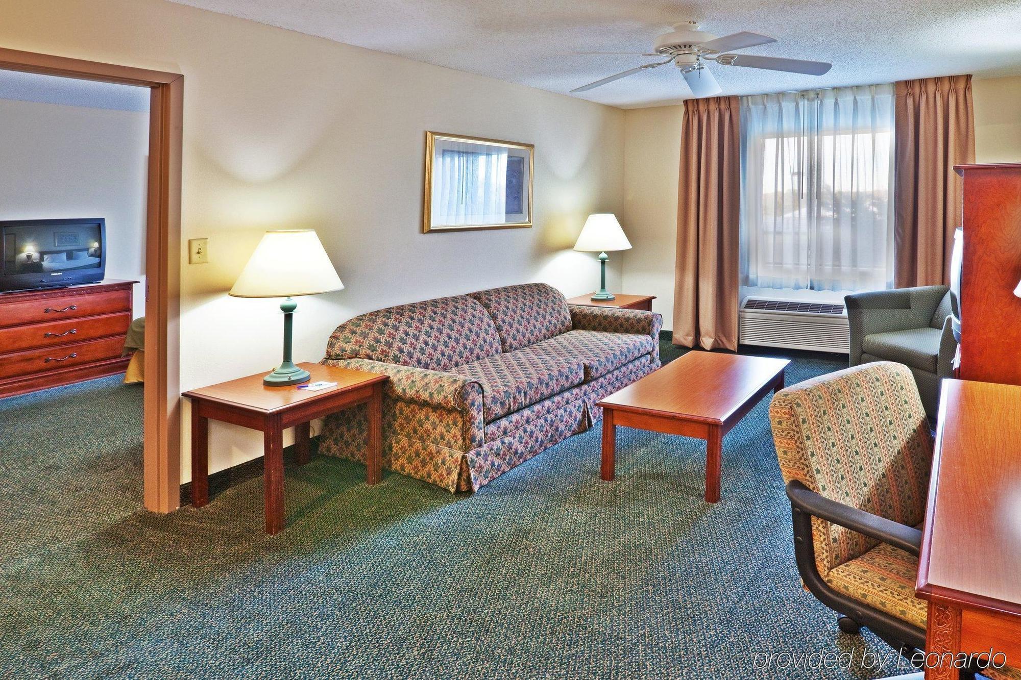 Holiday Inn Express Hotel & Suites Edmond By Ihg Δωμάτιο φωτογραφία